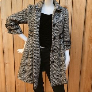 Forever 21 black & white swing coat